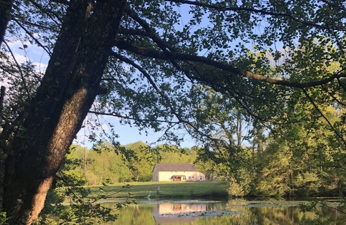 Parassy House | House in the heart of a clearing in the forest with private pond for fishing