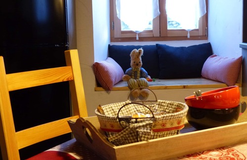 Vicdessos Cottage | House in the heart of the village, close to amenities and starting hikes