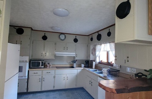 Hancock House | House in the heart of the Green Mnts. Hiking/biking trails. Something for all.