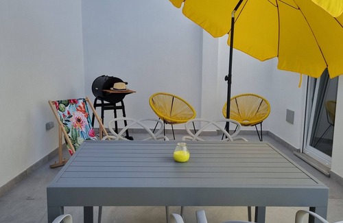 Peniche de Cima House | House in the historic center of peniche next to the port