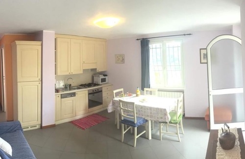 Diano San Pietro Apartment | House in the Roses 1 - garden and valley view