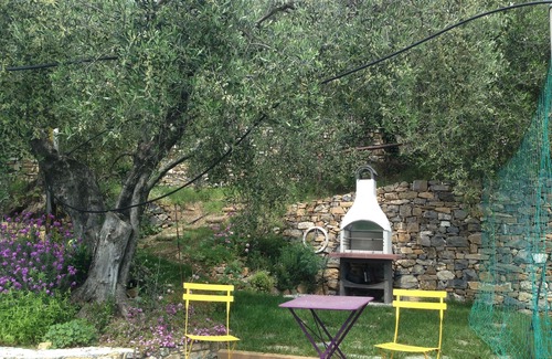 Diano San Pietro Apartment | House in the Roses 1 - garden and valley view