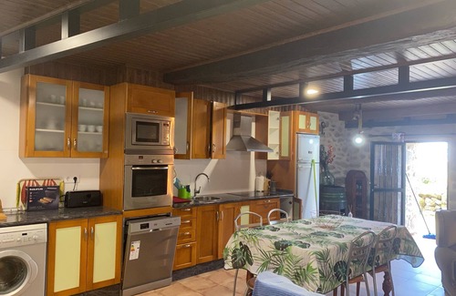 Castro Caldelas House | House in the Ribeira Sacra