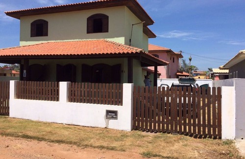 Unamar House | House in the Red Summer Condominium