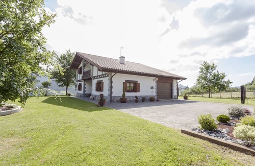 Dima House | House in the valley of Arratia. Near Bilbao, San Sebastian, Vitoria and Pamplona.