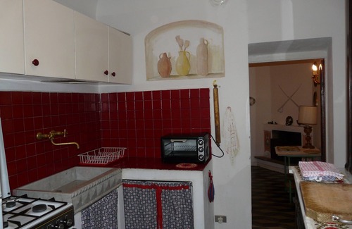 Montemarcello House | House in the village of Monte Marcello with views to Portovenere