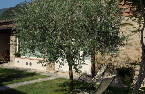 Sant'Andrea di Compito House | House in the village near Lucca