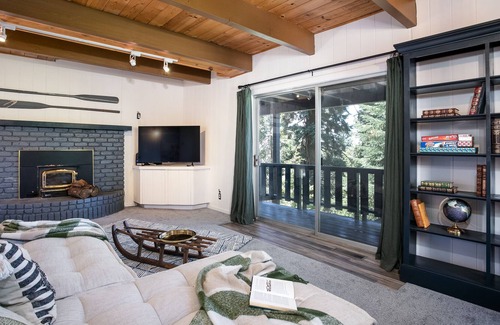 Arrowhead Villas House | House In the woods with breathtaking mountain views
