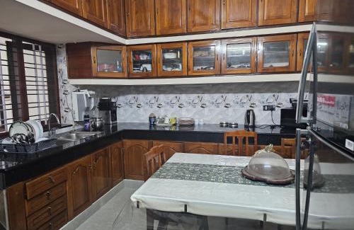 Kazhakuttam Villa | House