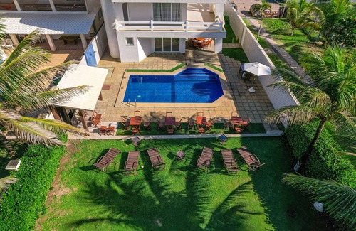 Vilas do Atlantico House | House in Vilas do Atlântico on the seafront with six air-conditioned suites