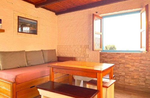 Nevidane House | House Jonathan