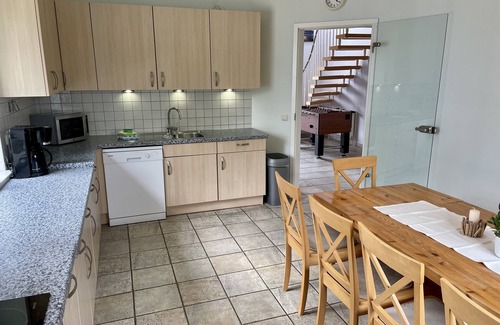 Sehlendorf House | House Jonne - Spacious vacation home, 15 min. walk to the beach, up to 12 persons