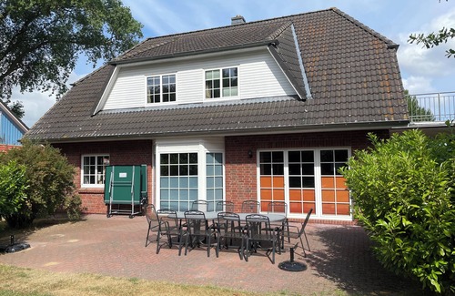 Sehlendorf House | House Jonne - Spacious vacation home, 15 min. walk to the beach, up to 12 persons