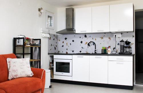 Moca House | House Josh