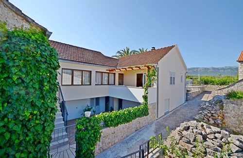 Vrboska House | House Lara (11851-K1) - Vrboska - island Hvar