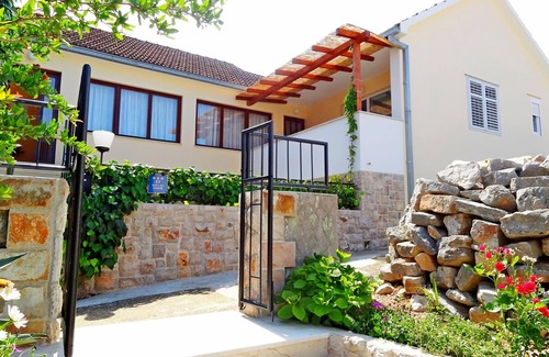 Vrboska House | House Lara (11851-K1) - Vrboska - island Hvar