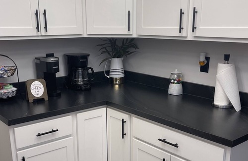 Whitehall House | House less than 10 miles Airport, Downtown, Shopping & Entertainment
