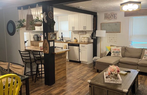 Plymouth House | House like little farm near to the springs
