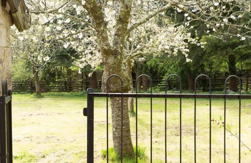 Yvetot-Bocage House | House located in the park of the castle of Pont-Rilly in Negreville Manche