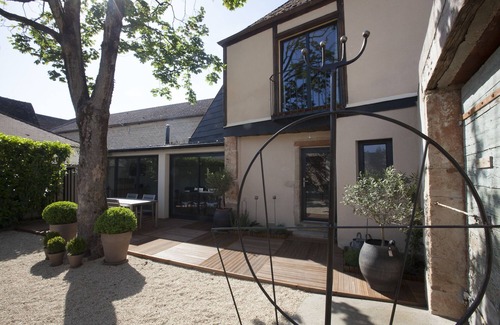 Beaune House | House-loft 200m from downtown with garden and free parking