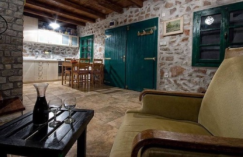 Podmaine House | House Luka (92781-K1) - Budva