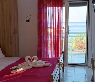 Koinira Apartment | House Mantesos