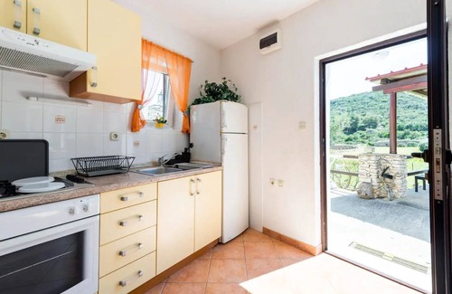 Cove Rogacic House | House Marina (41131-K1) - Vis - island Vis