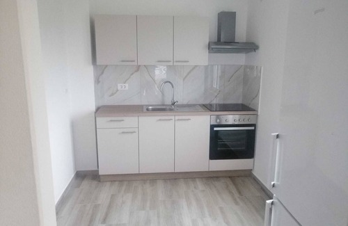 Banj House | House Marrie Lou (82951-K1) - Banj