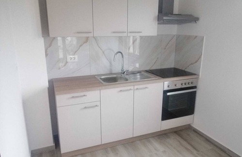 Banj House | House Marrie Lou (82951-K1) - Banj
