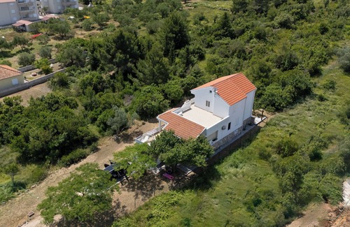 Banj House | House Marrie Lou (82951-K1) - Banj