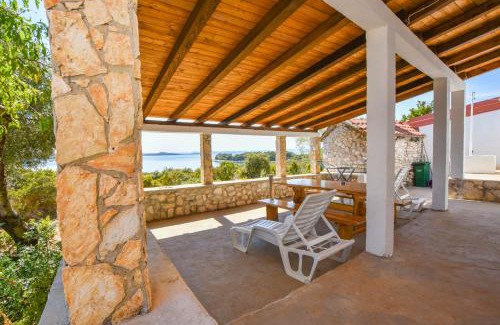 Pasman House | House Mateo