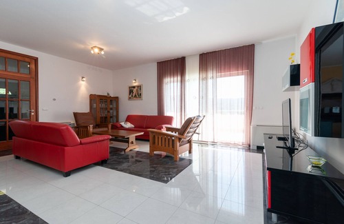 Marina House | House Mitlo with 5 bedrooms and private pool