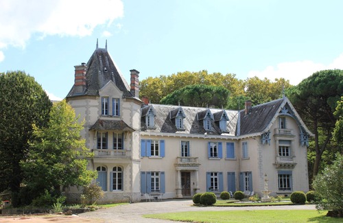 Puch-d'Agenais Cottage | * House Morin Castle, exceptional setting on the edge of the channel Garonn