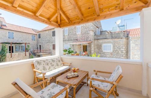 Vrboska House | House Morko