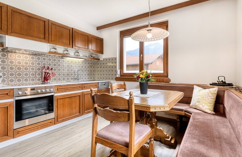 Ludesch Ski Chalet | House Mountain View