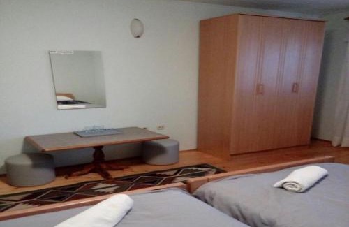 Vrhovine Apartment | House Nada