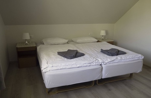 Eyvindarholar House | House near Eyjafjallajökull and Skógafoss Iceland, beds for 14 guests.