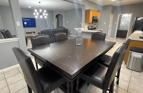 Wetmore House | House Near JW Marriott Evans/Bulverde 4bed 2bath