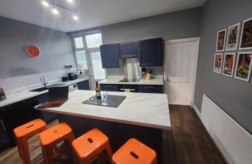 Easton House | House near restaurants, park and pubs, perfect for pets!