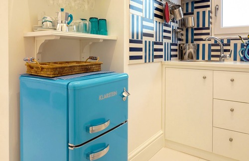 Meta Apartment | House near the sea with Jacuzzi pool, terrace - solarium and garden