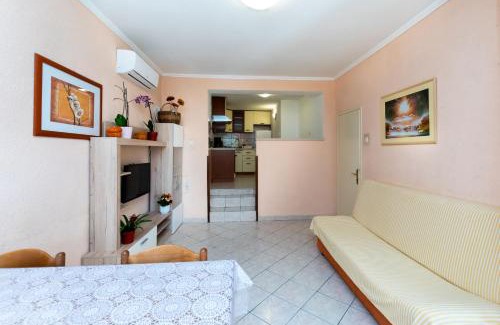 Lopar House | House Nenad
