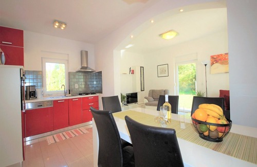 Rebici House | House Nensi with private pool and fenced yard