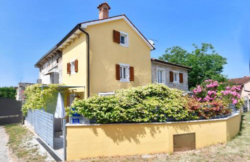 Selina House | House Nona