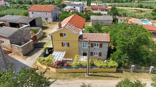 Selina House | House Nona
