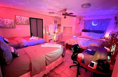 El Monte House | House North El Monte 3 rooms/7beds/2baths 14 miles to DTLA