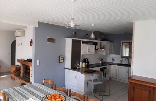 Grosbreuil House | House of 125m2, including veranda. Pool. Land not overlooked.
