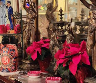 Mystic Bed & Breakfast | House of 1833 Bed and Breakfast