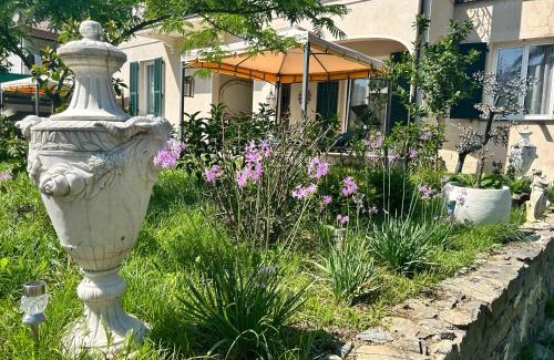Isolabona Apartment | House of artist