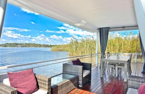 Vanderbijlpark Apartment | House of Bell - Vaal River