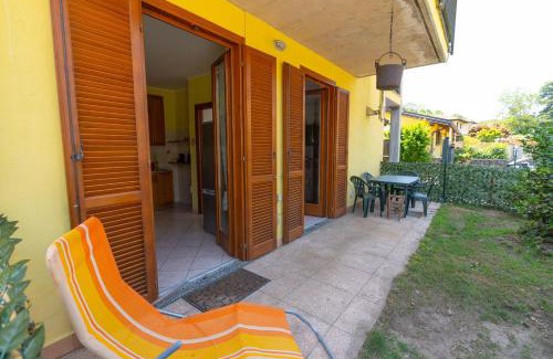 Besozzo Apartment | House of Camellias - Ground Floor with Garden